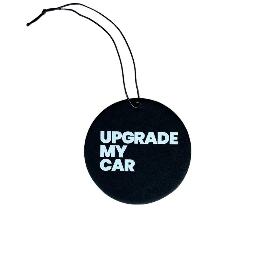 &nbsp;Formschöner Car Freshener "UPGRADEMYCAR" für dein Fahrzeug