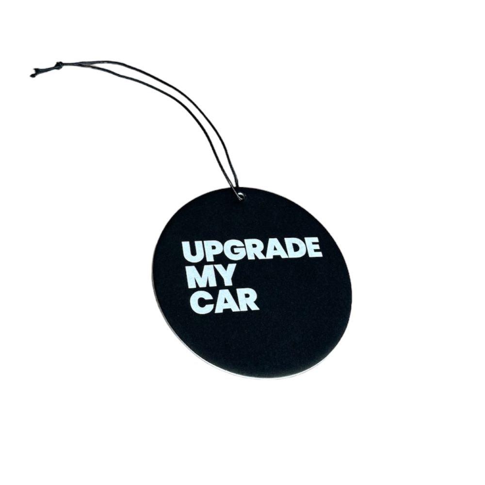 &nbsp;Formschöner Car Freshener "UPGRADEMYCAR" für dein Fahrzeug