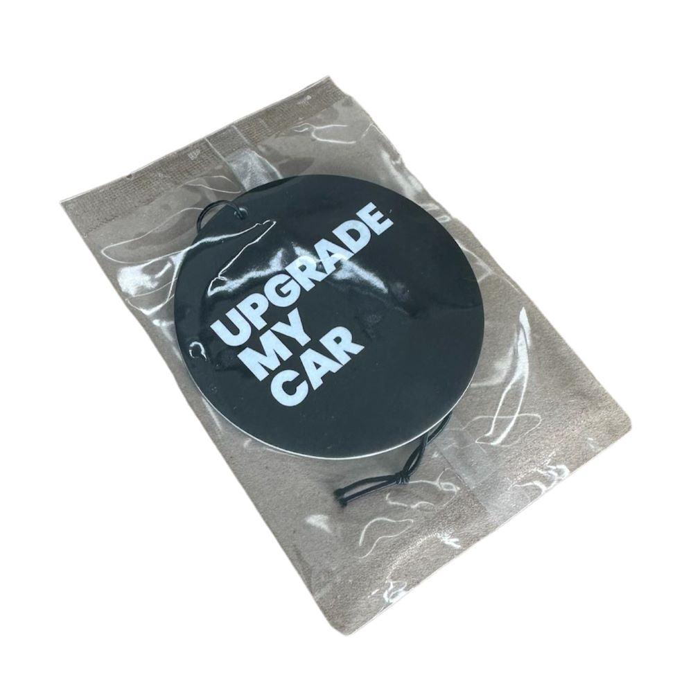 &nbsp;Formschöner Car Freshener "UPGRADEMYCAR" für dein Fahrzeug