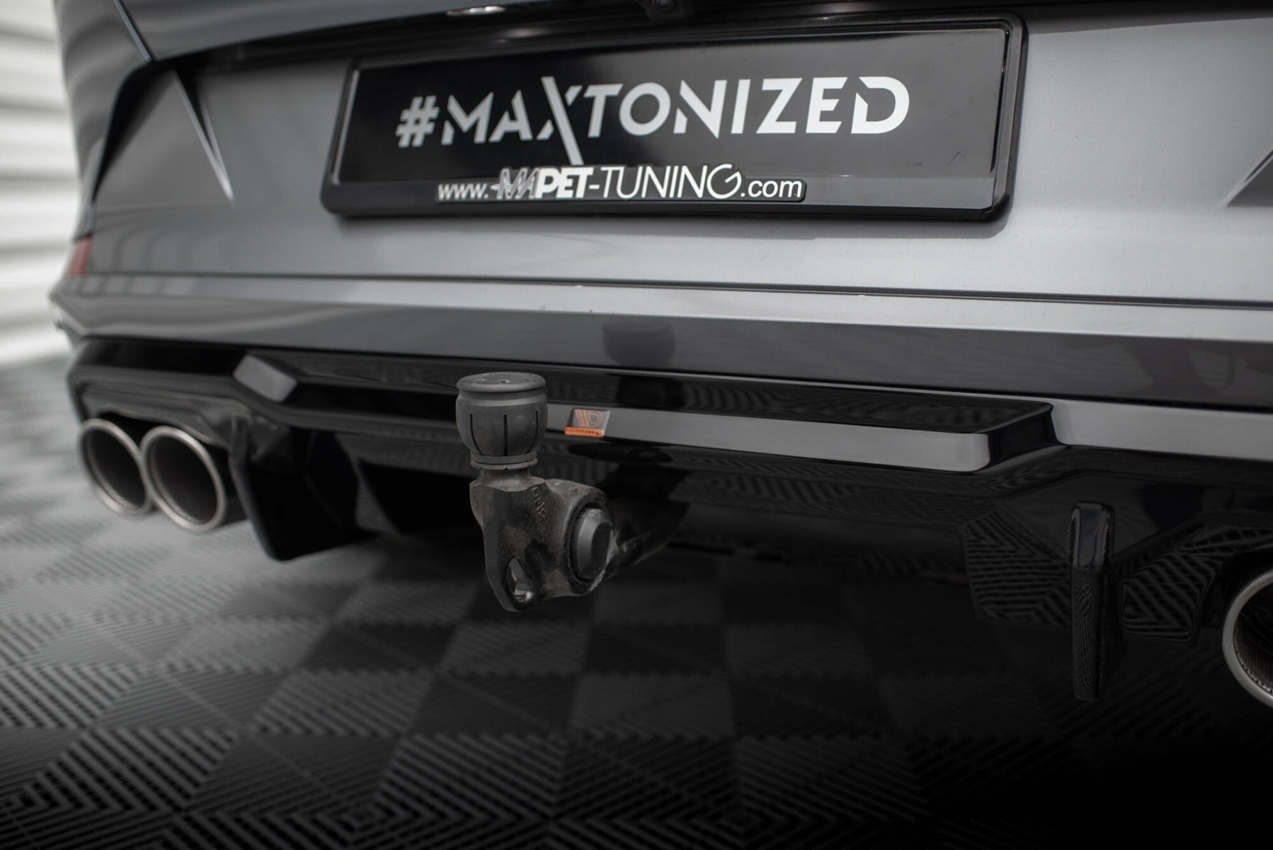 Zentraler Hinterer Splitter für Audi SQ7 4M Facelift von Maxton Design