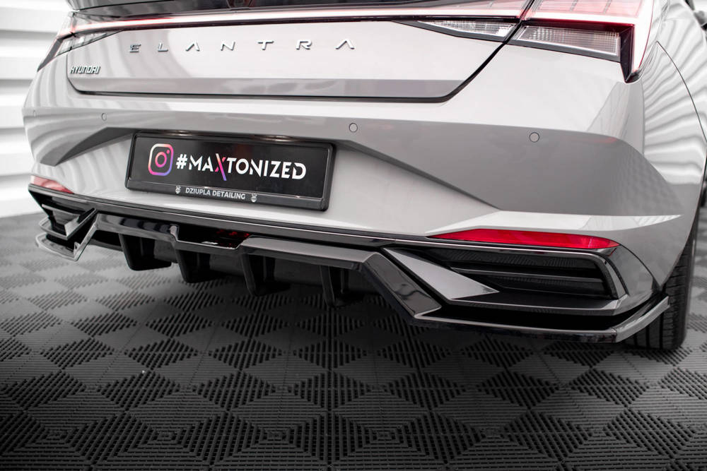 Zentraler Hinterer Splitter für Hyundai Elantra CN7 von Maxton Design