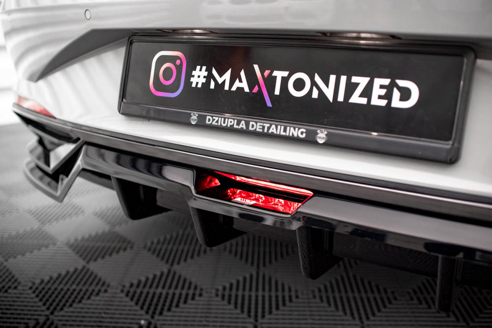 Zentraler Hinterer Splitter für Hyundai Elantra CN7 von Maxton Design