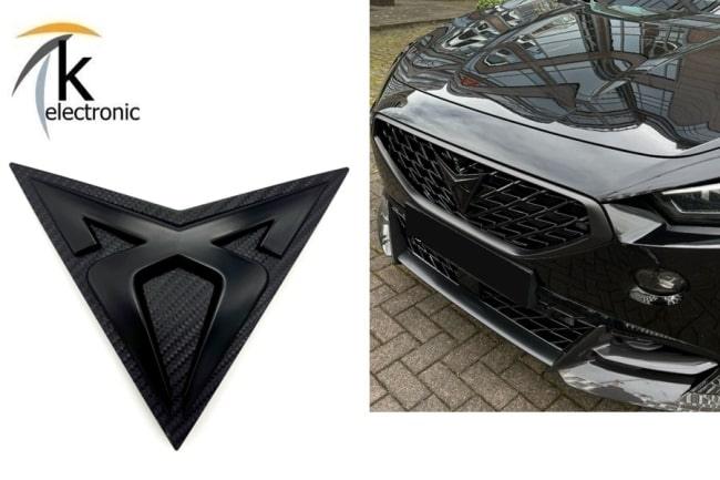 Cupra Formentor KM matt schwarzes Emblem vorne mit Carbon