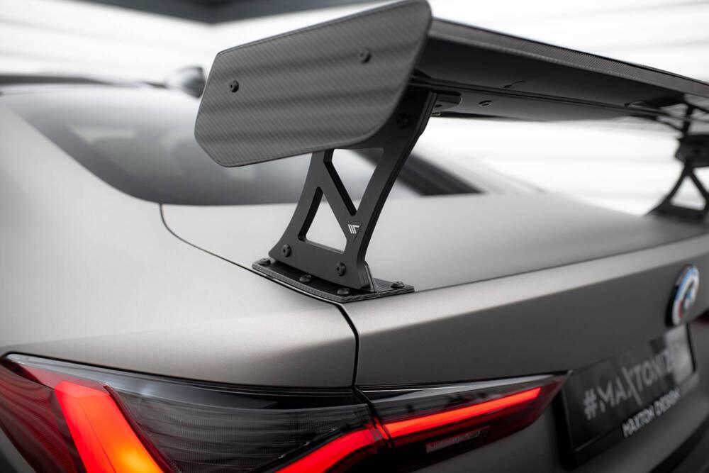 Carbon Heckspoiler mit LED Licht und Aufnahme außen für BMW M4 G82 von Maxton Design