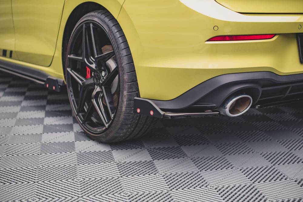 Seitliche Heck Diffusor Erweiterung V.1 mit Flaps für VW Golf 8 GTI Clubsport von Maxton Design