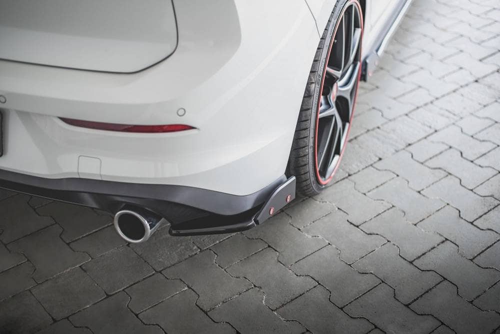 Seitliche Heck Diffusor Erweiterung V.2 mit Flaps für VW Golf 8 GTI von Maxton Design