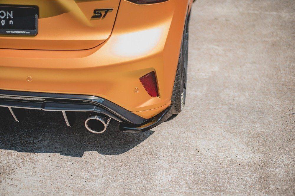 Seitliche Heck Diffusor Erweiterung V.3 für Ford Focus ST MK4 von Maxton Design