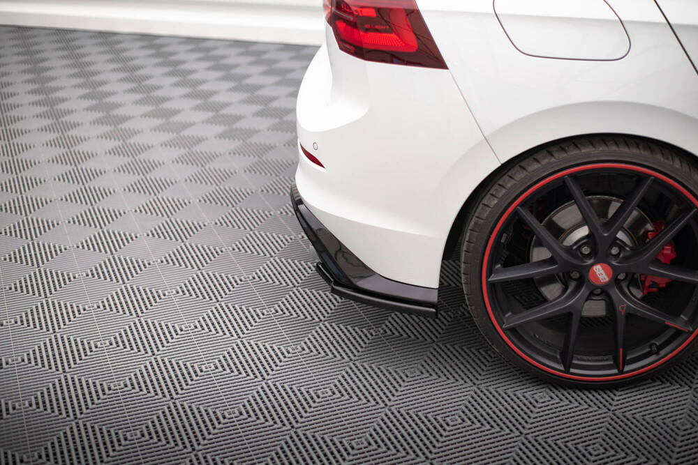 Seitliche Heck Diffusor Erweiterung V.3 für VW Golf 8 GTI von Maxton Design