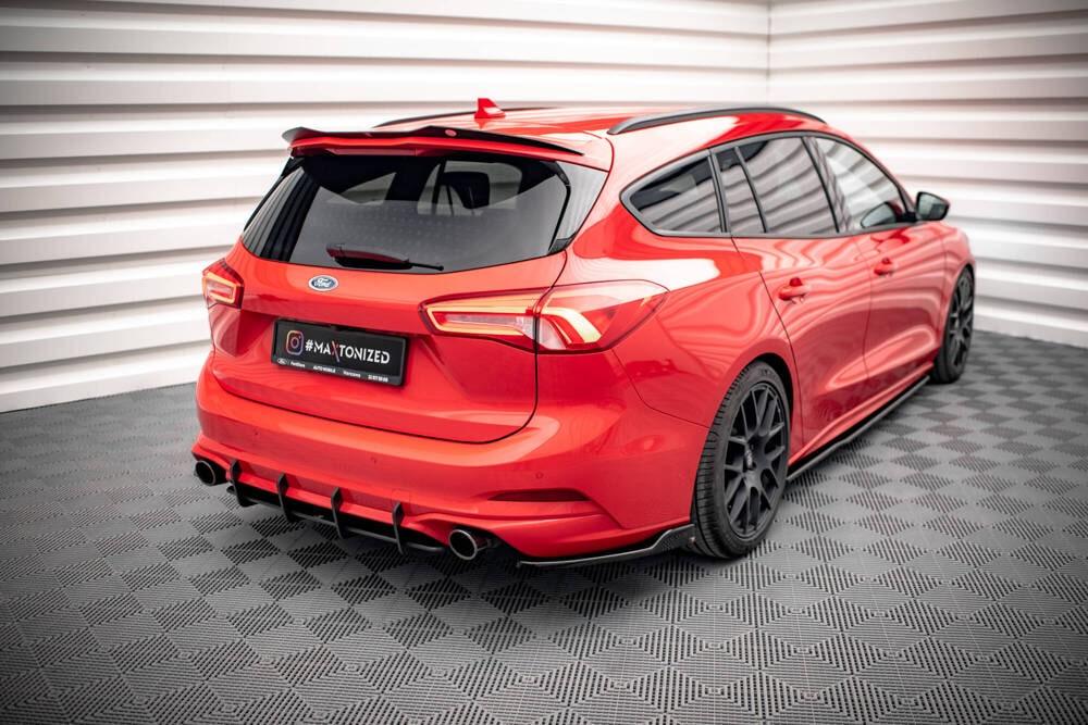 Seitliche Heck Diffusor Erweiterung V.6 für Ford Focus Kombi ST-Line MK4 von Maxton Design