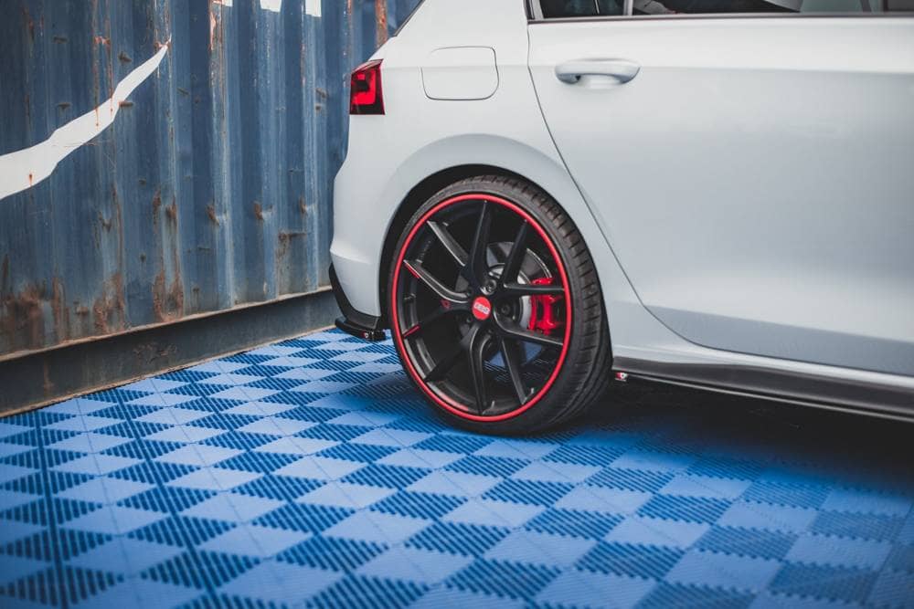 Estensione del diffusore posteriore laterale per VW Golf 8 GTI di Maxton Design