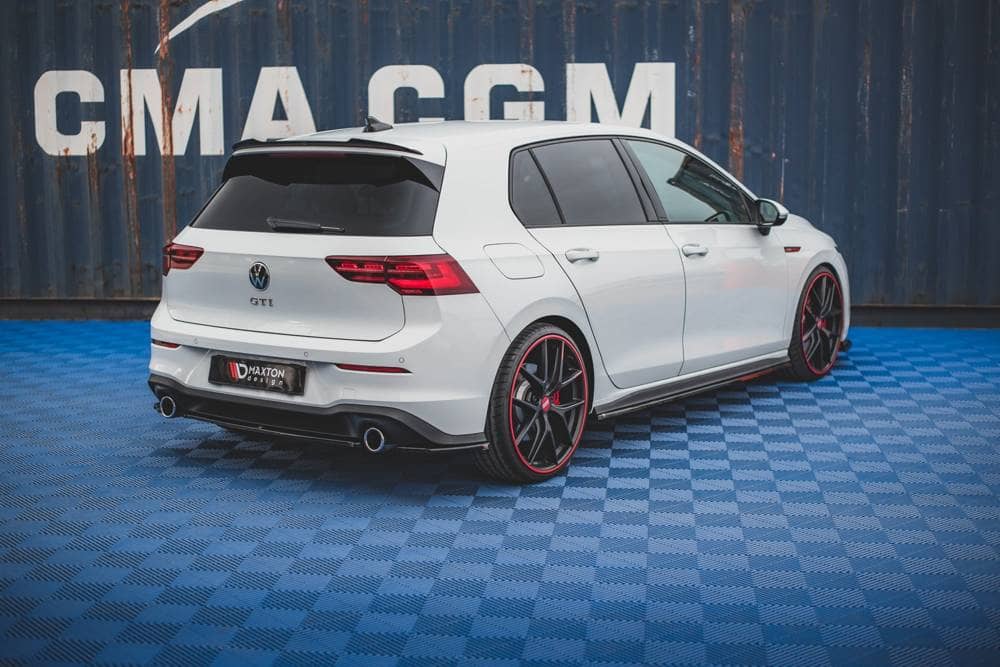 Estensione del diffusore posteriore laterale per VW Golf 8 GTI di Maxton Design