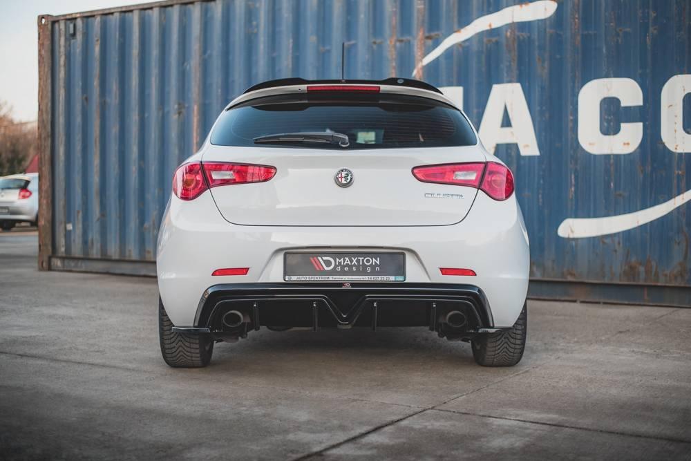 Heckdiffusor mit Auspuff an beiden Seiten für Alfa Romeo Giulietta Facelift von Maxton Design