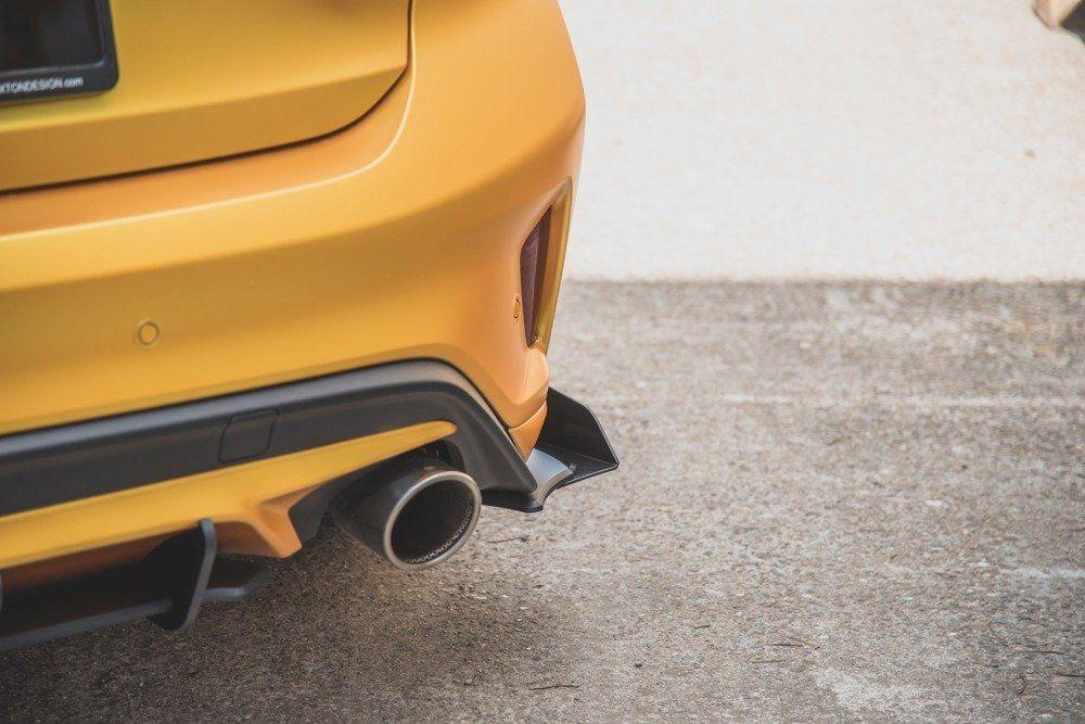 Seitliche Heck Diffusor Erweiterung Racing mit Flaps für Ford Focus ST MK4 von Maxton Design