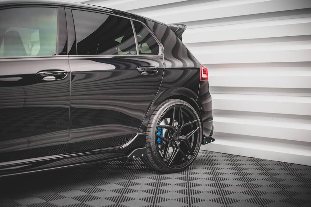 Seitenschweller Erweiterung V.2 mit Flaps für VW Golf 8 R von Maxton Design