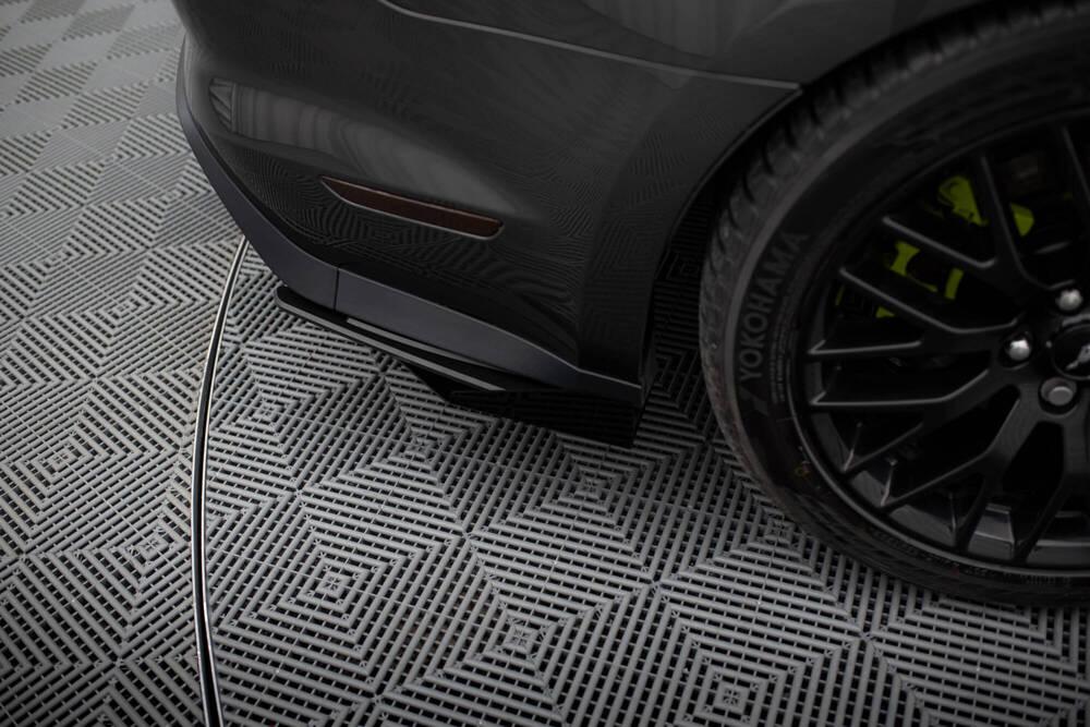 Seitliche Heck Diffusor Erweiterung Street Pro mit Flaps für Ford Mustang GT MK6 von Maxton Design