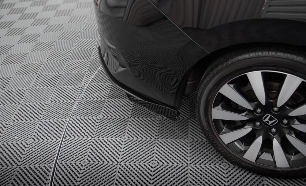 Heckdiffusor Street Pro mit Flaps für Honda Civic X von Maxton Design