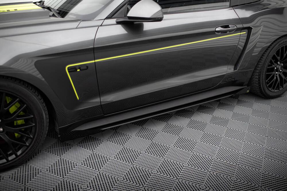 Seitenschweller Erweiterung Street Pro mit Flaps für Ford Mustang GT MK6 von Maxton Design