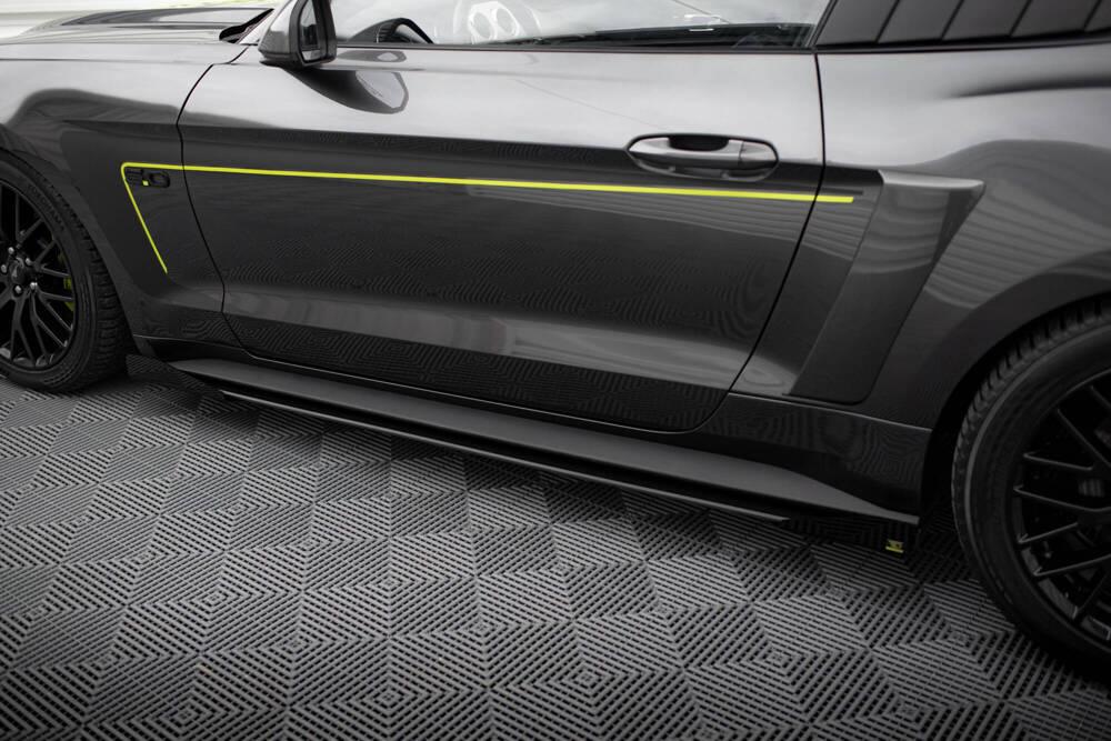 Seitenschweller Erweiterung Street Pro mit Flaps für Ford Mustang GT MK6 von Maxton Design