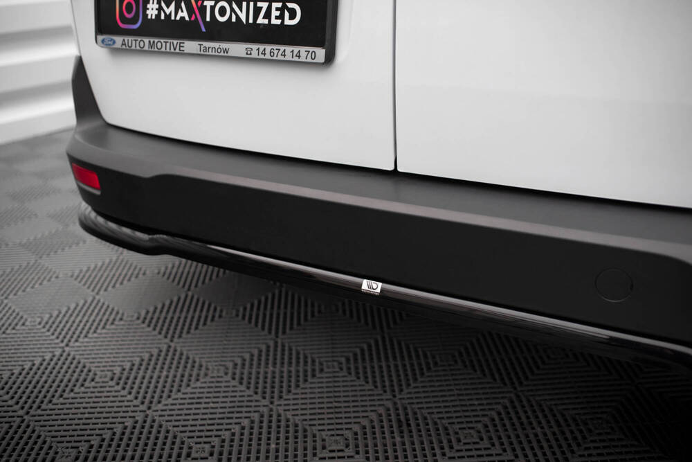 Zentraler Hinterer Splitter für Ford Transit Connect MK2 Facelift von Maxton Design