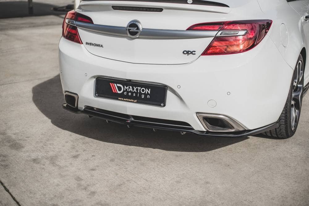 Zentraler hinterer Splitter mit vertikalen Flaps für Opel Insigina A OPC Facelift von Maxton Design