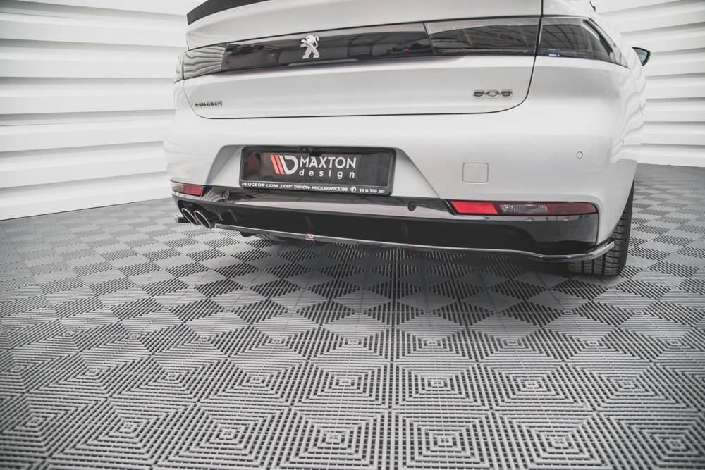 Zentraler Hinterer Splitter mit vertikalen Flaps für Peugeot 508 GT-Line MK2 von Maxton Design