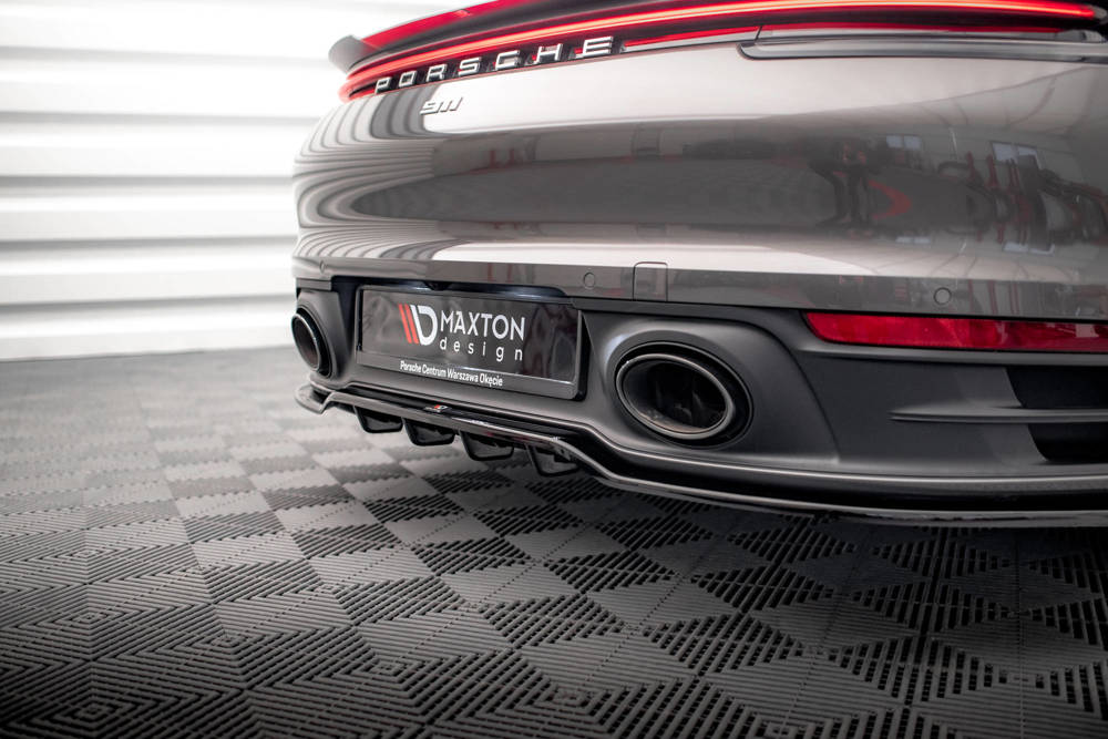 Zentraler Hinterer Splitter für Porsche 911 Carrera 4S 992 von Maxton Design