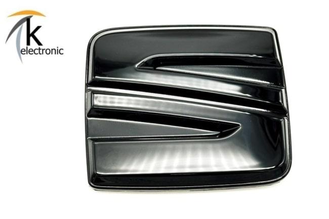 Seat Arona KJ7 schwarzes Emblem hinten