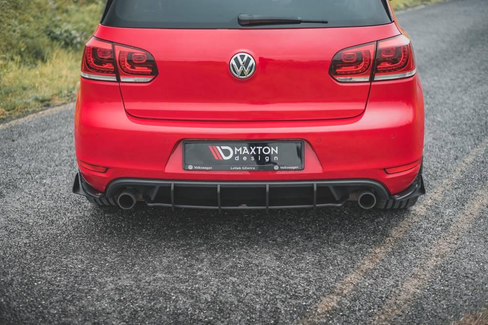 Seitliche Heck Diffusor Erweiterung Racing mit Flaps für VW Golf 6 GTI von Maxton Design